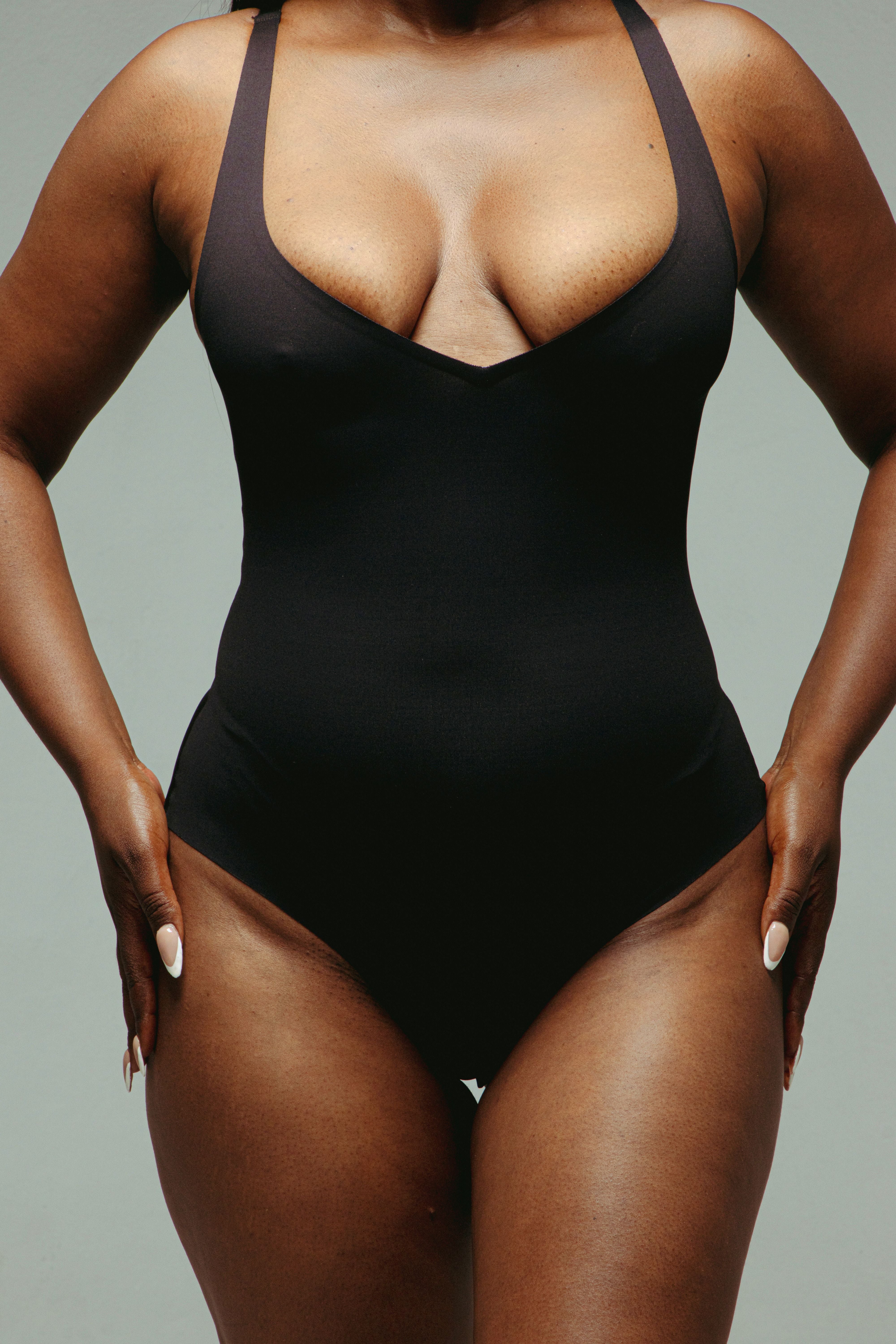 Kurv seamless plunge thong bodysuit in Onyx